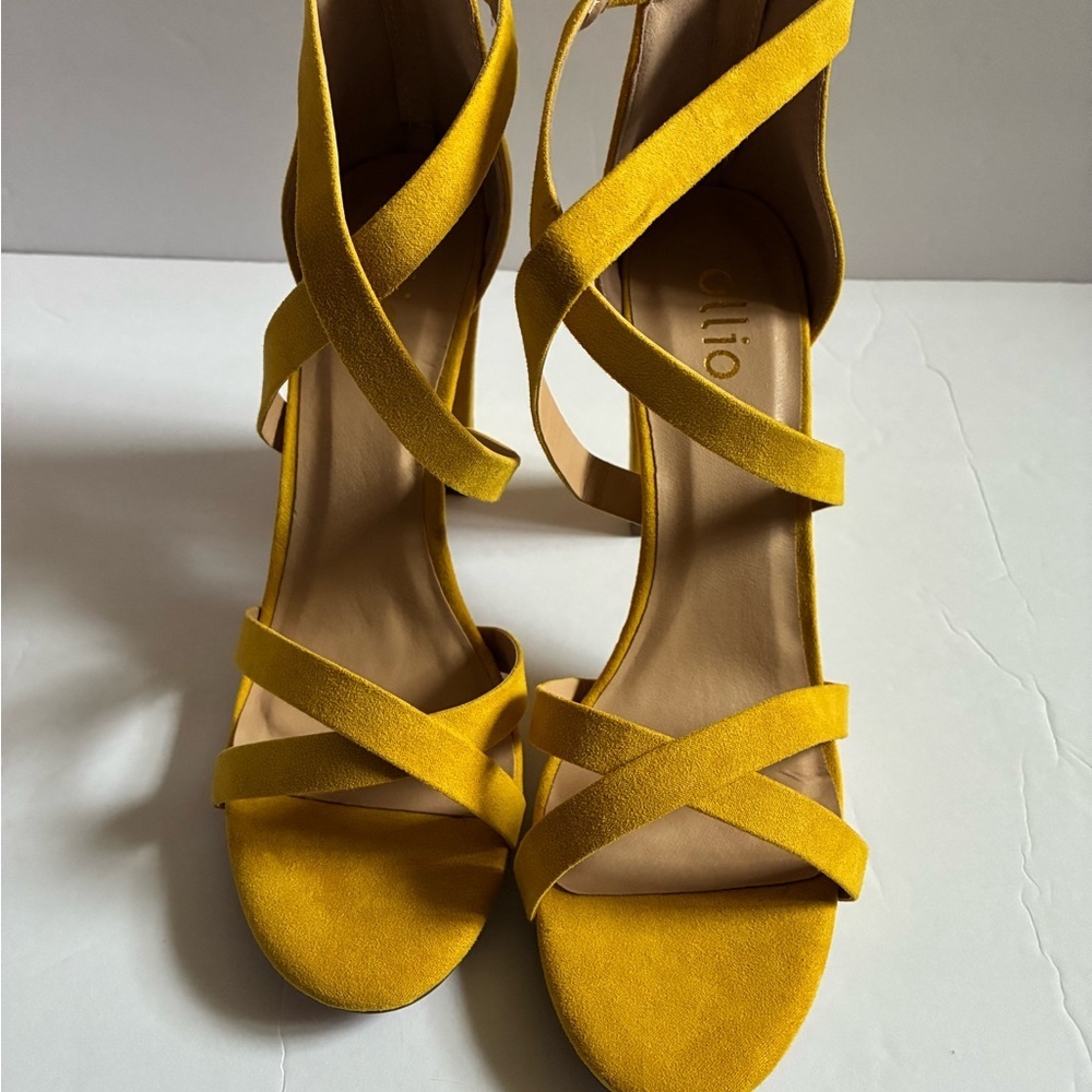 Ollio Women's Mustard Strappy Heels - Picture 5 of 5